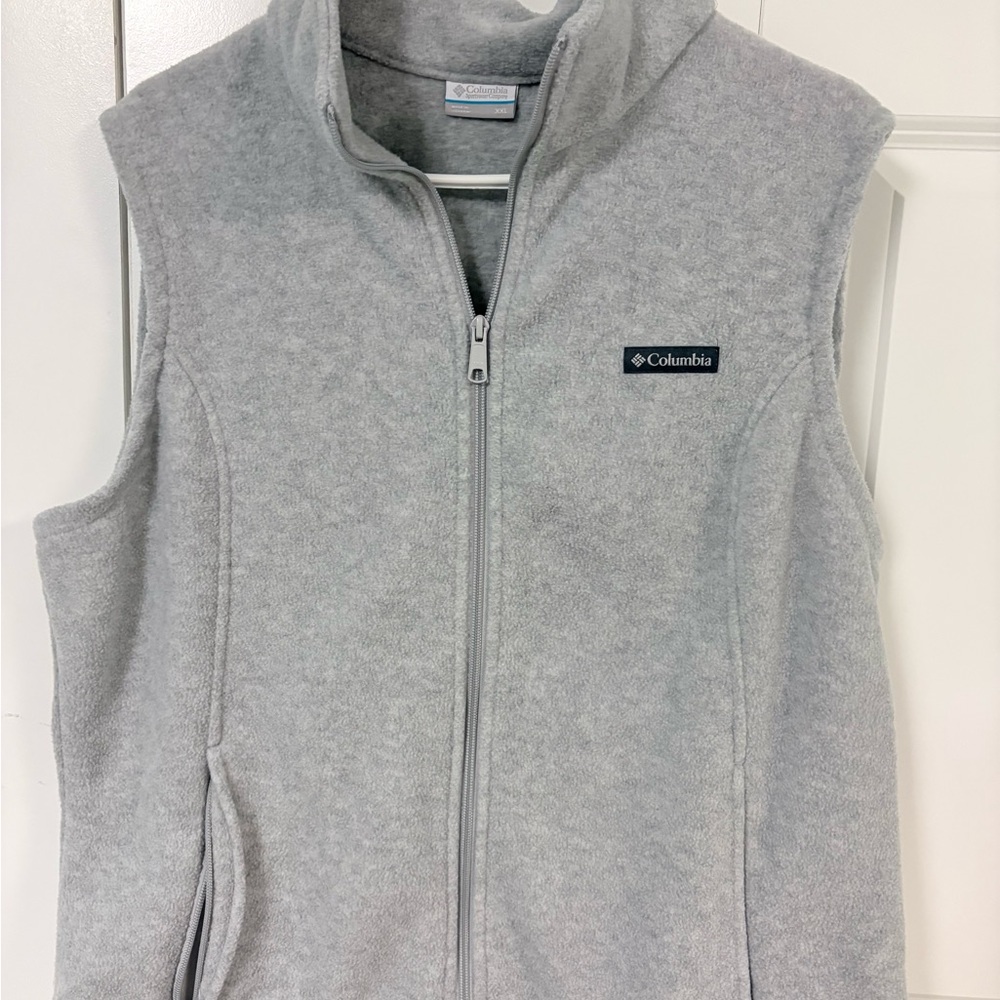 Columbia Light Gray Fleece Vest